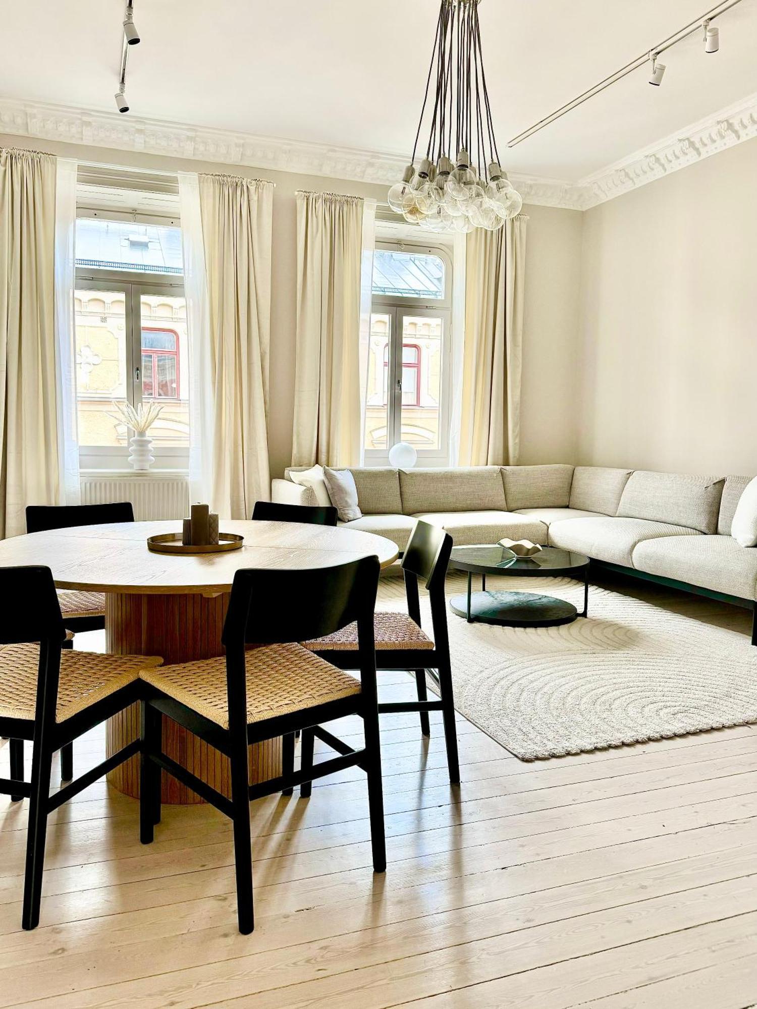 Laegenhet Med Fantastiskt Laege Apartamento Estocolmo Exterior foto