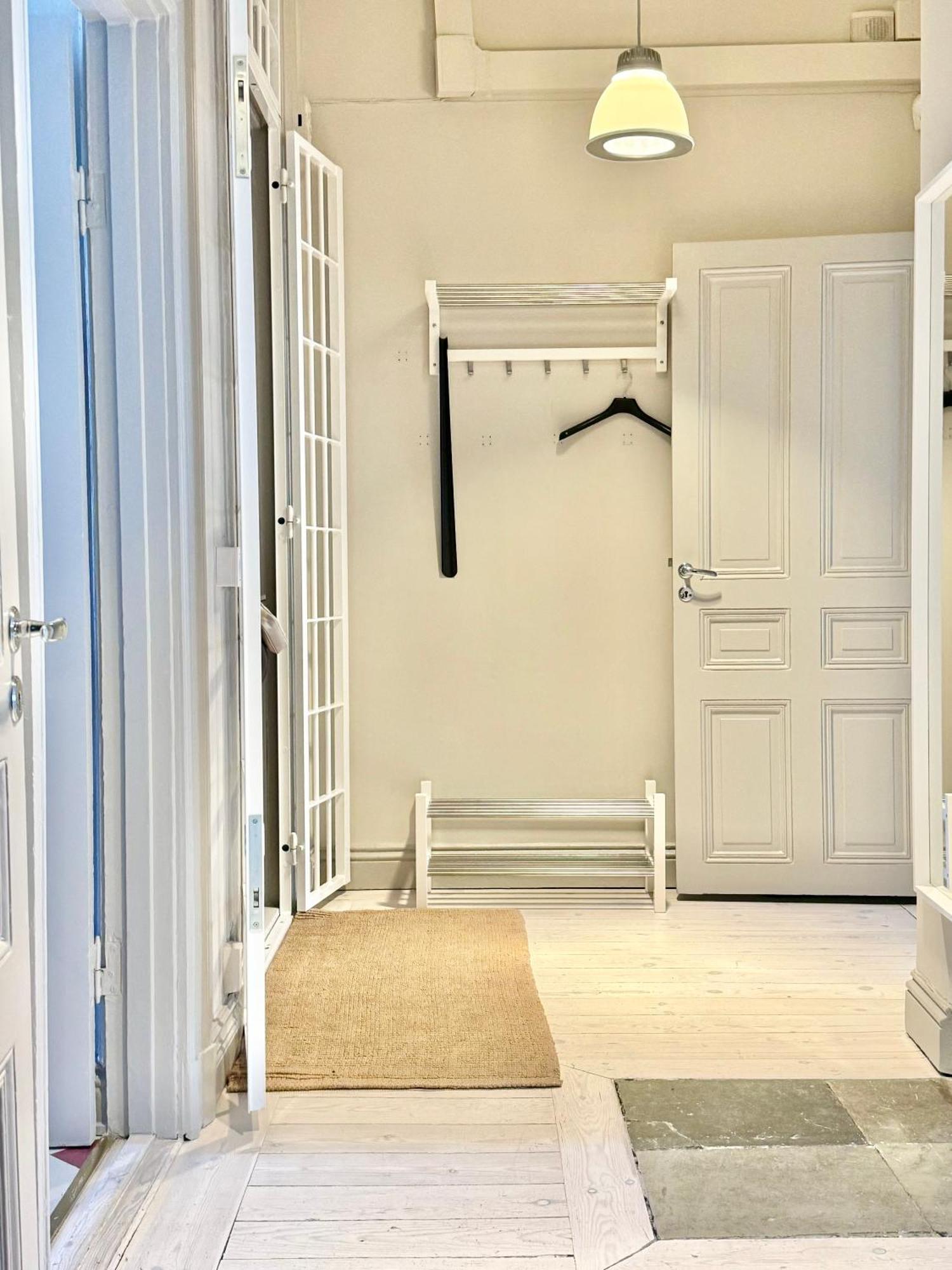 Laegenhet Med Fantastiskt Laege Apartamento Estocolmo Exterior foto